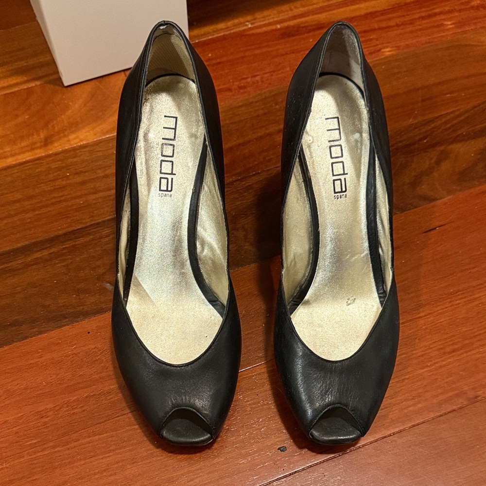Moda Elegant Black Peep Toe Heels